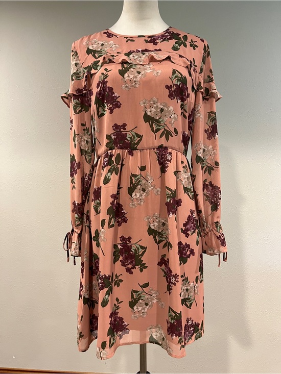 LOFT Dresses & Skirts - Loft Floral Long Sleeve knee length size 2